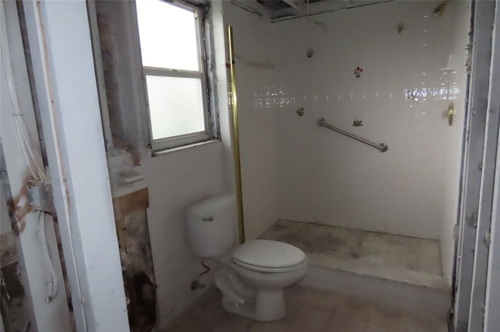 На продажу: $309,900 (3 спален, 3 ванн, 1560 Квадратных фут)