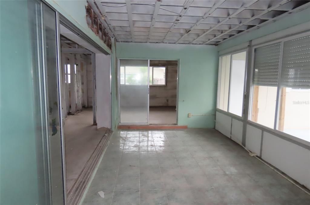 На продажу: $309,900 (3 спален, 3 ванн, 1560 Квадратных фут)