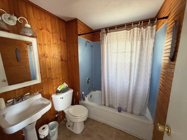 En Venta: $239,000 (4 camas, 2 baños, 1176 Pies cuadrados)