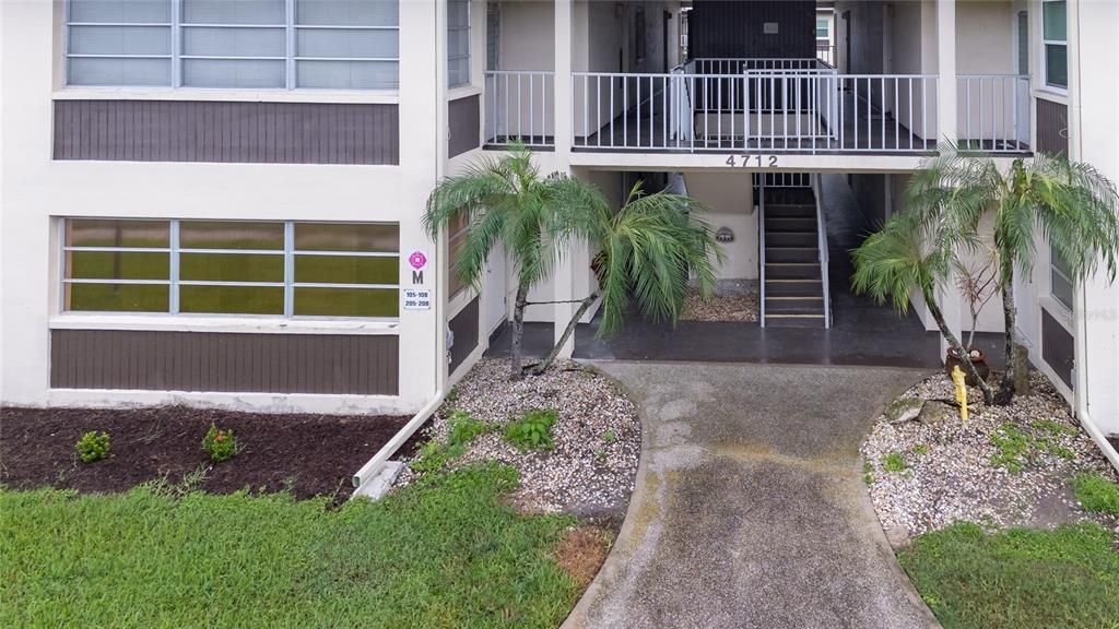 For Sale: $72,900 (1 beds, 1 baths, 728 Square Feet)