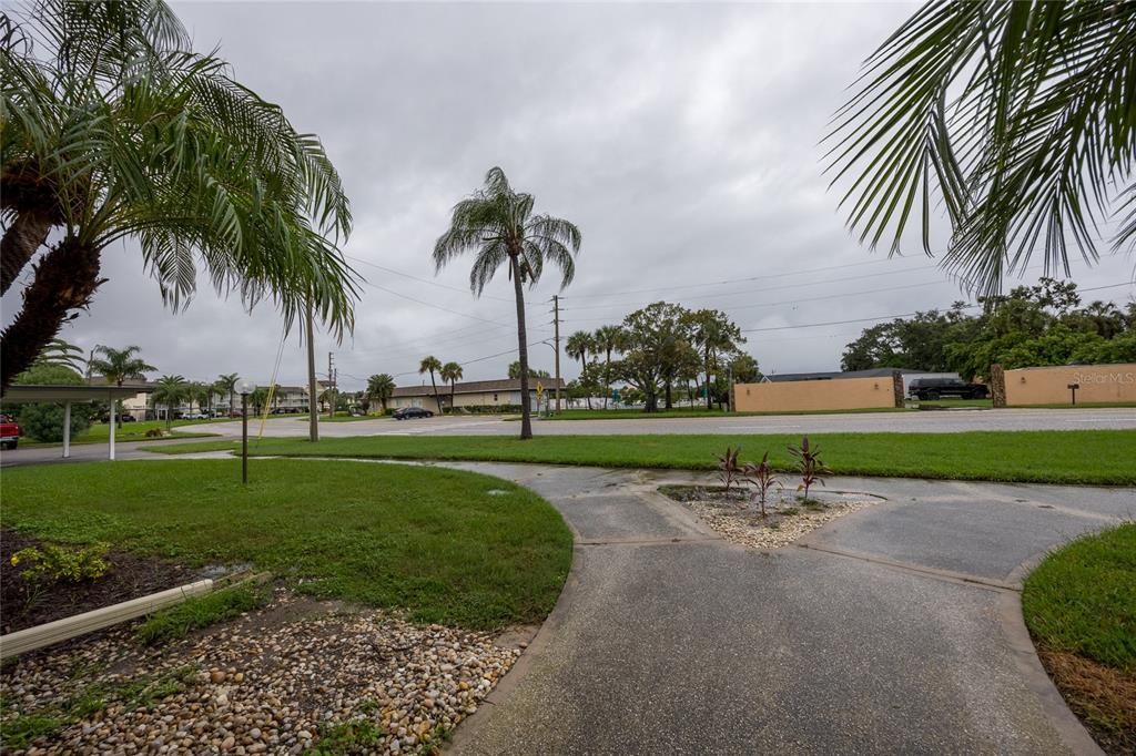 For Sale: $72,900 (1 beds, 1 baths, 728 Square Feet)
