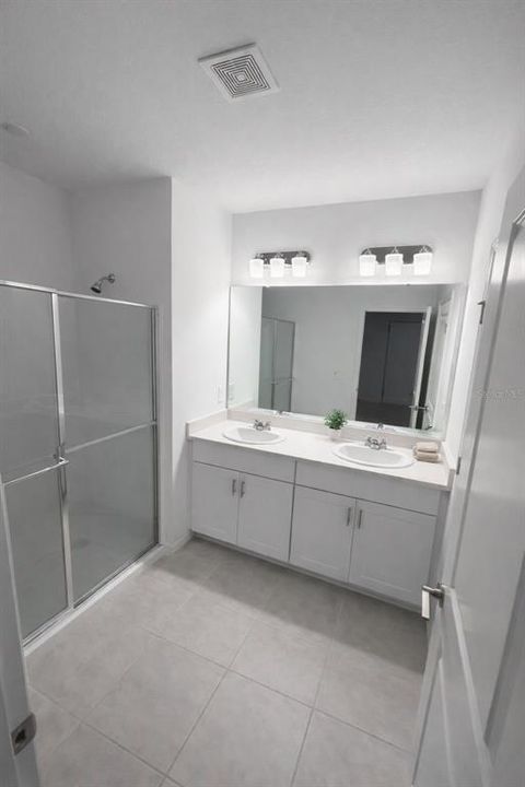 В аренду: $2,300 (4 спален, 3 ванн, 2106 Квадратных фут)