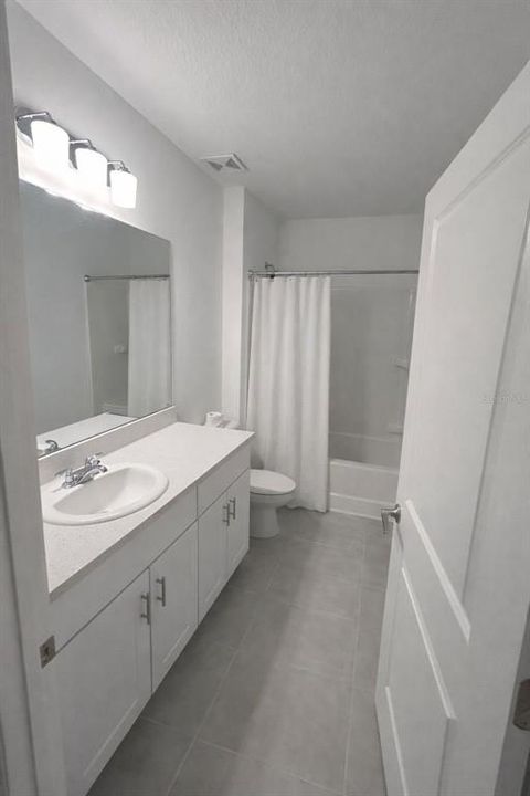 В аренду: $2,300 (4 спален, 3 ванн, 2106 Квадратных фут)
