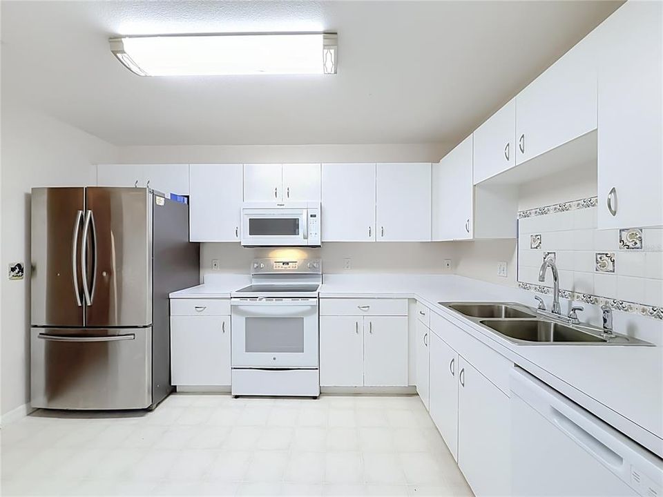 На продажу: $250,000 (2 спален, 2 ванн, 1262 Квадратных фут)