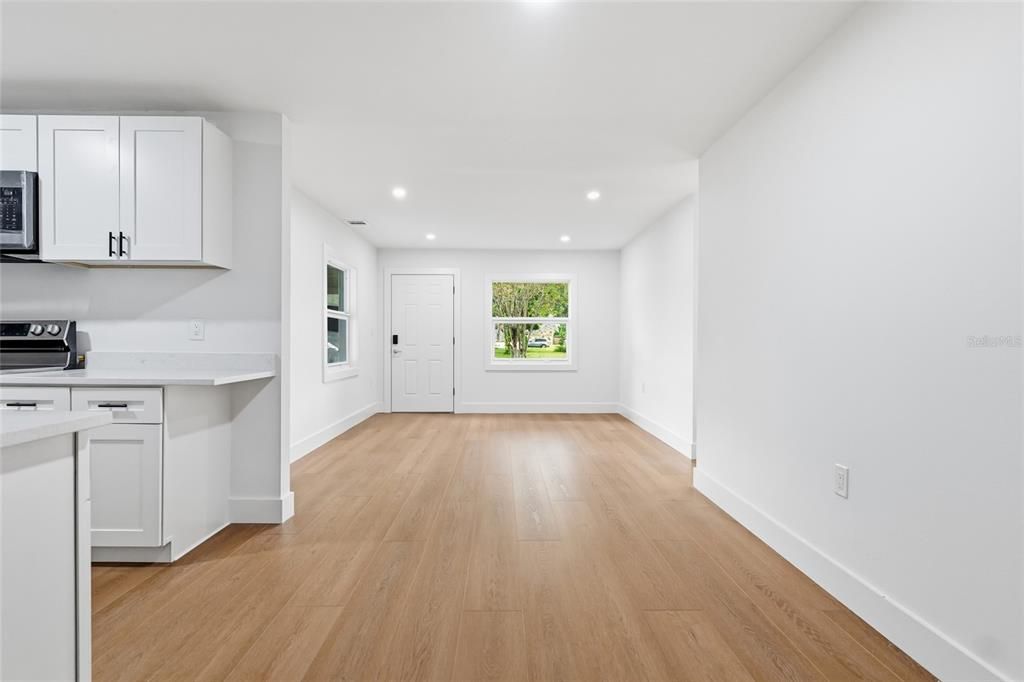 For Sale: $316,000 (3 beds, 2 baths, 1110 Square Feet)