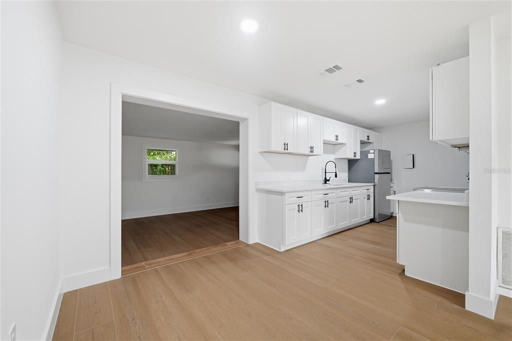 For Sale: $316,000 (3 beds, 2 baths, 1110 Square Feet)