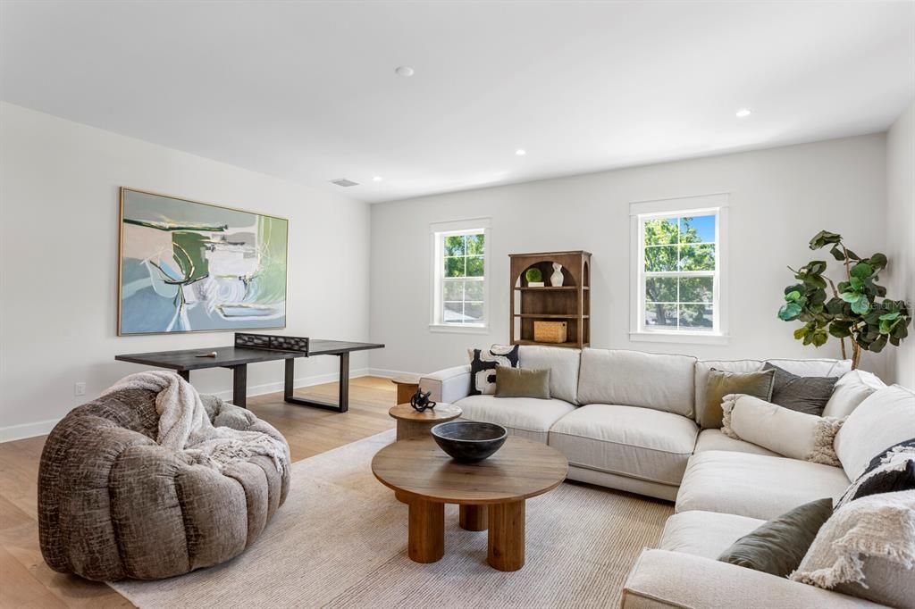 For Sale: $3,300,000 (5 beds, 5 baths, 5554 Square Feet)