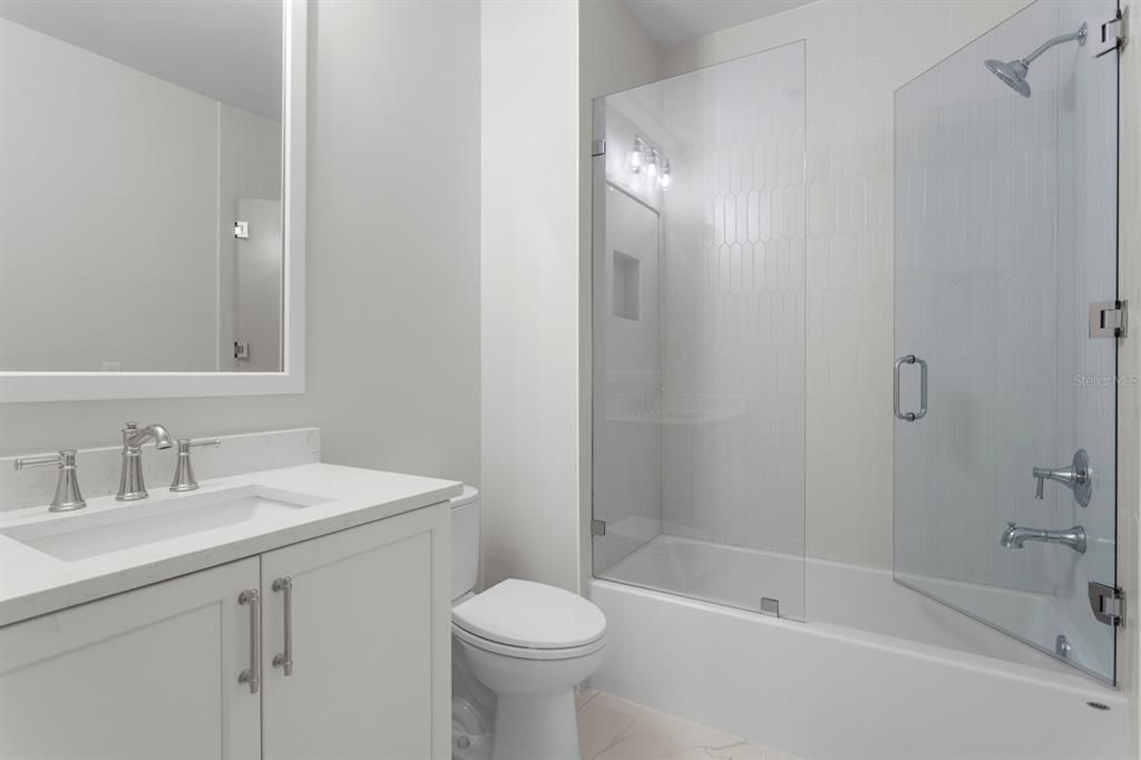 For Sale: $3,300,000 (5 beds, 5 baths, 5554 Square Feet)
