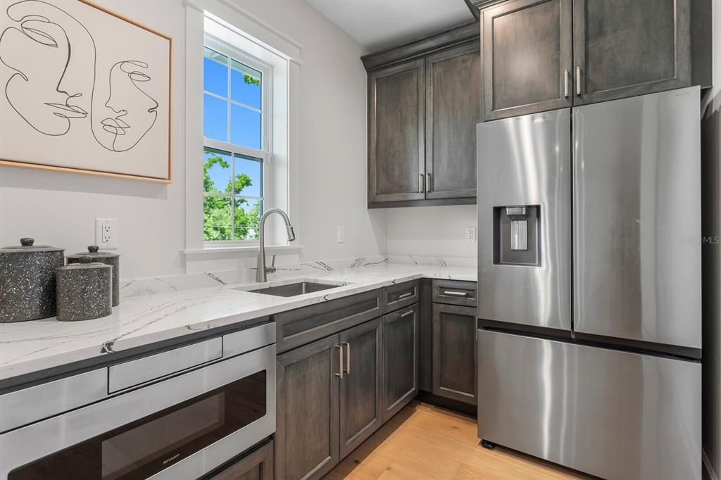 For Sale: $3,300,000 (5 beds, 5 baths, 5554 Square Feet)