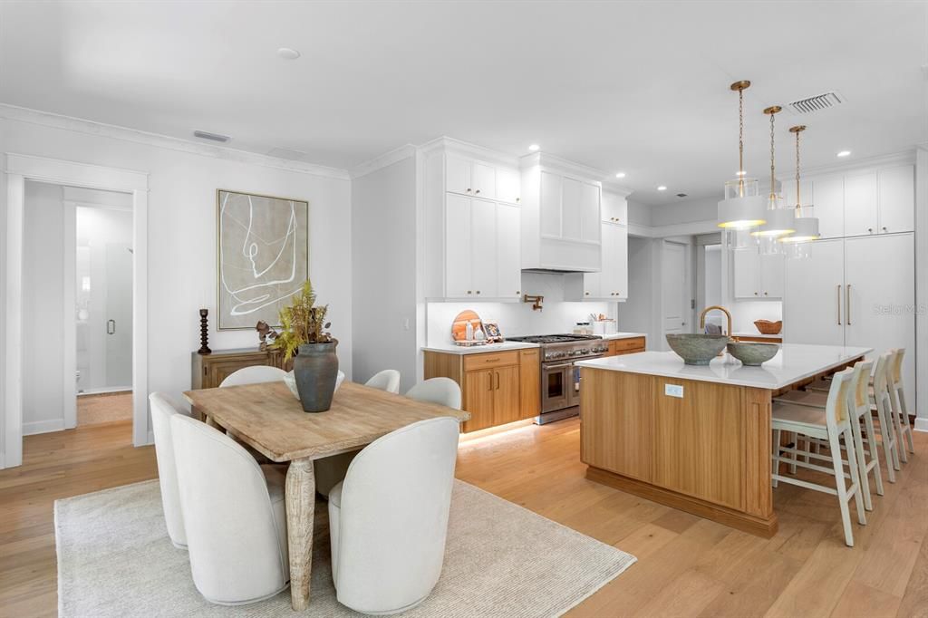 For Sale: $3,300,000 (5 beds, 5 baths, 5554 Square Feet)