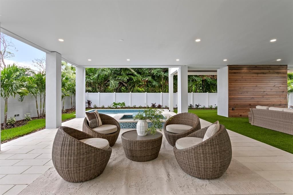 For Sale: $3,300,000 (5 beds, 5 baths, 5554 Square Feet)