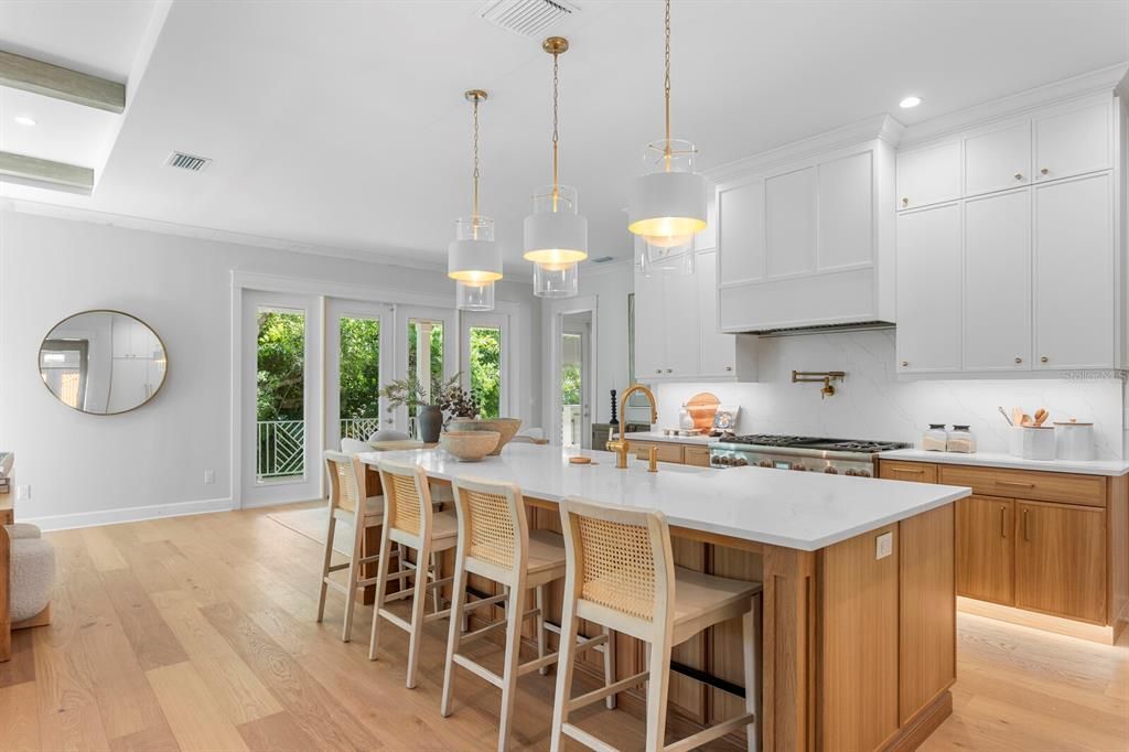 For Sale: $3,300,000 (5 beds, 5 baths, 5554 Square Feet)