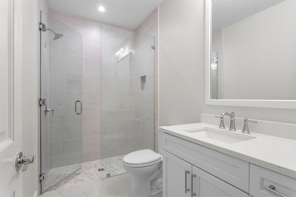 For Sale: $3,300,000 (5 beds, 5 baths, 5554 Square Feet)