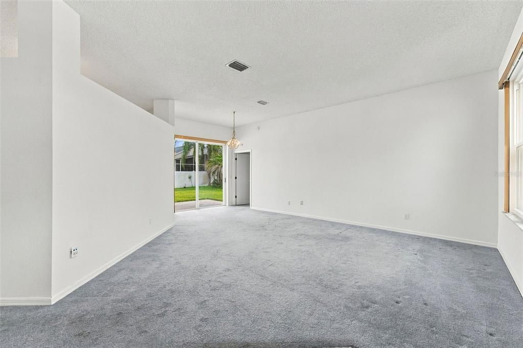 En Venta: $445,000 (4 camas, 2 baños, 1899 Pies cuadrados)