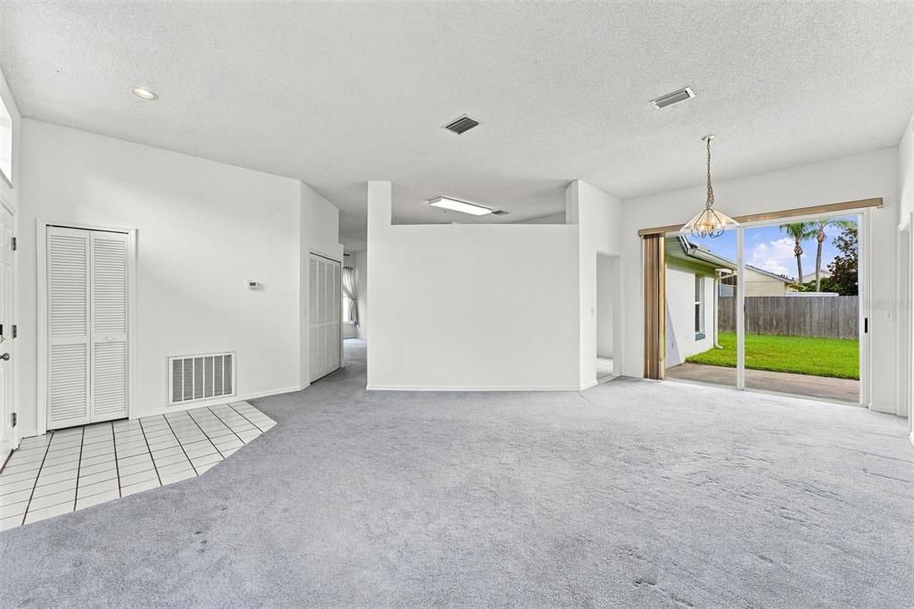 En Venta: $445,000 (4 camas, 2 baños, 1899 Pies cuadrados)