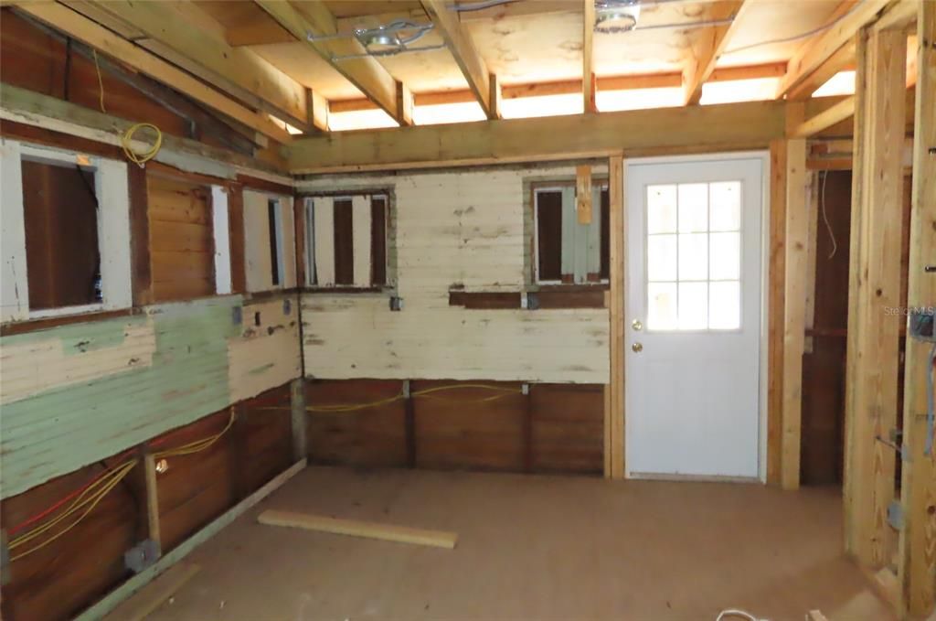 For Sale: $314,900 (3 beds, 2 baths, 1592 Square Feet)