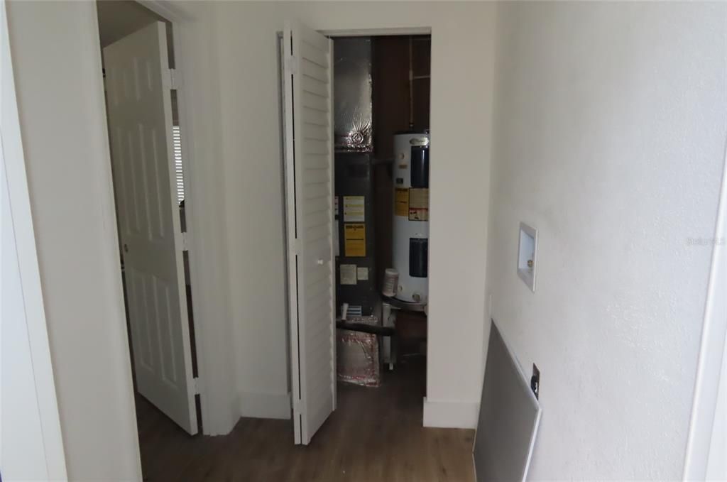 For Sale: $314,900 (3 beds, 2 baths, 1592 Square Feet)