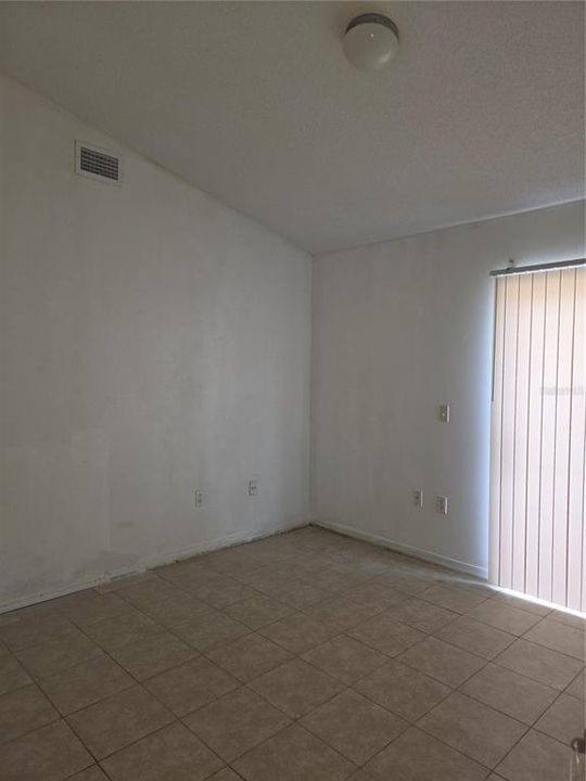 В аренду: $1,995 (3 спален, 2 ванн, 1070 Квадратных фут)