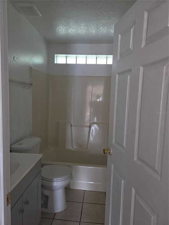 В аренду: $1,995 (3 спален, 2 ванн, 1070 Квадратных фут)
