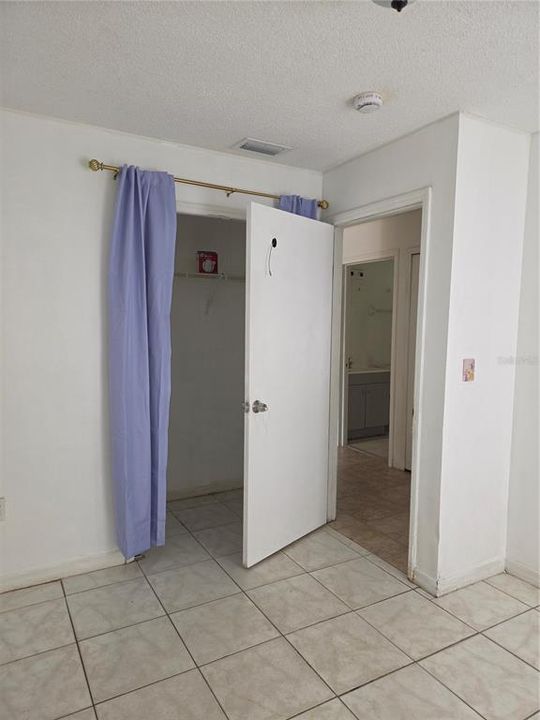В аренду: $1,995 (3 спален, 2 ванн, 1070 Квадратных фут)