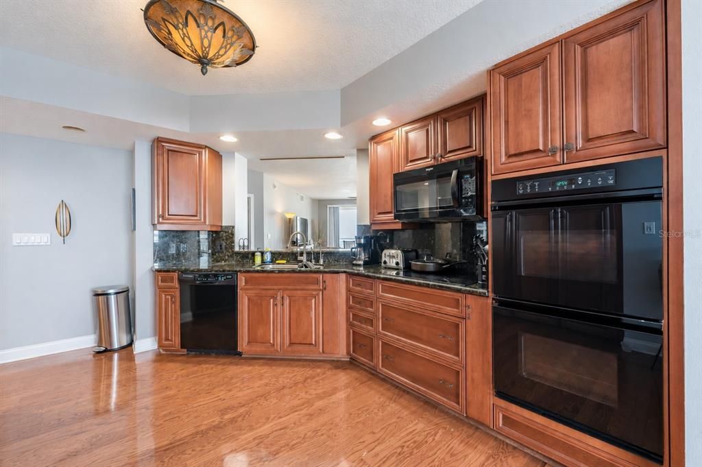 En Venta: $2,399,000 (3 camas, 2 baños, 2015 Pies cuadrados)