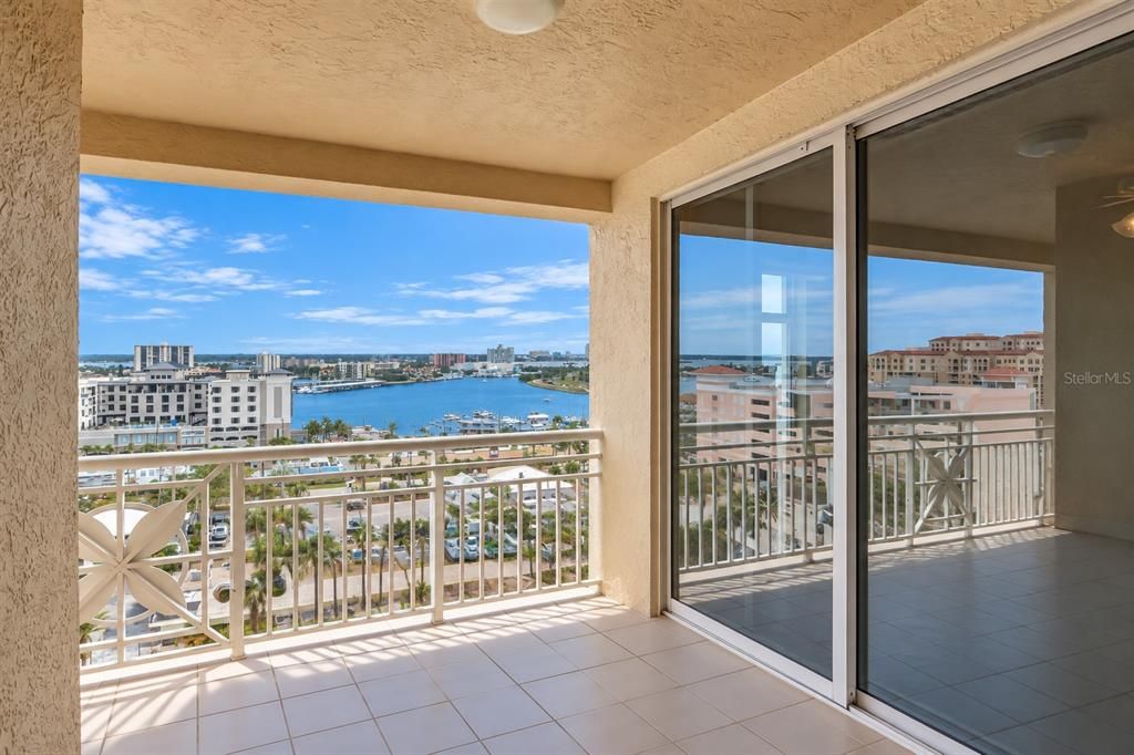 En Venta: $2,399,000 (3 camas, 2 baños, 2015 Pies cuadrados)