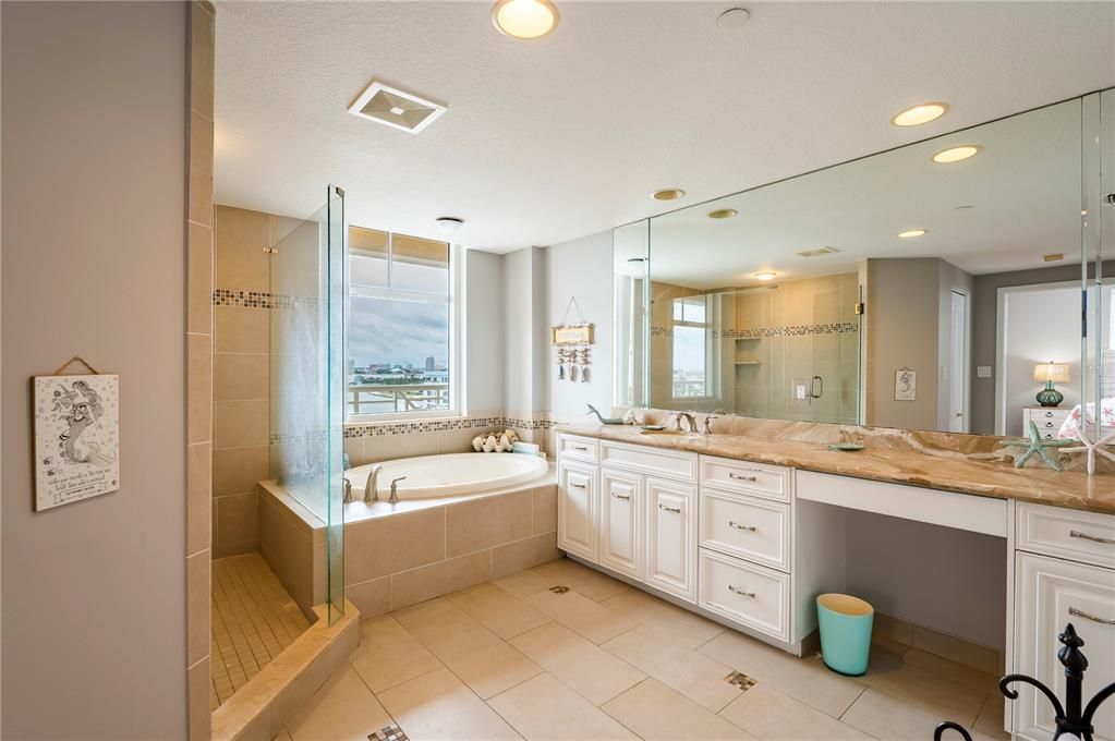 En Venta: $2,399,000 (3 camas, 2 baños, 2015 Pies cuadrados)