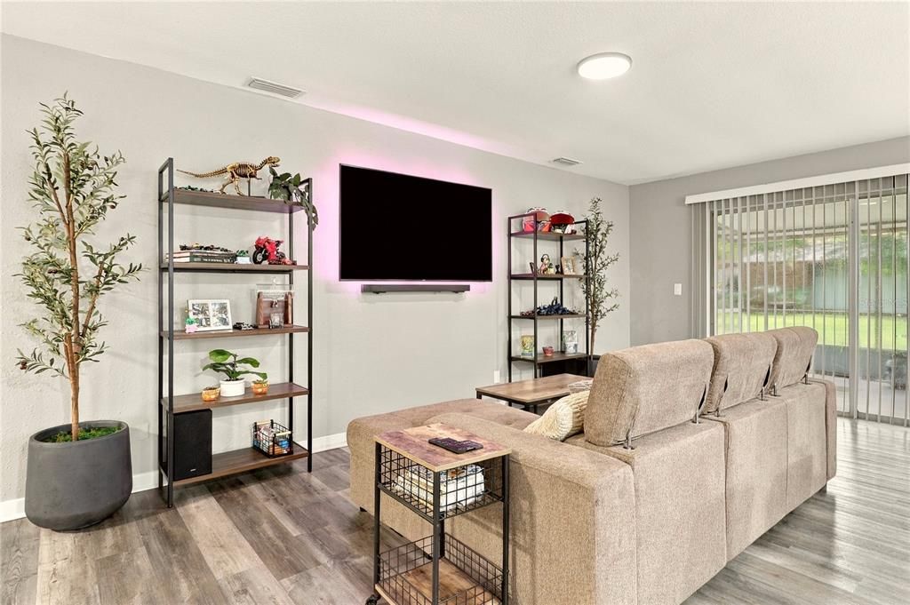 En Venta: $370,000 (3 camas, 2 baños, 1476 Pies cuadrados)