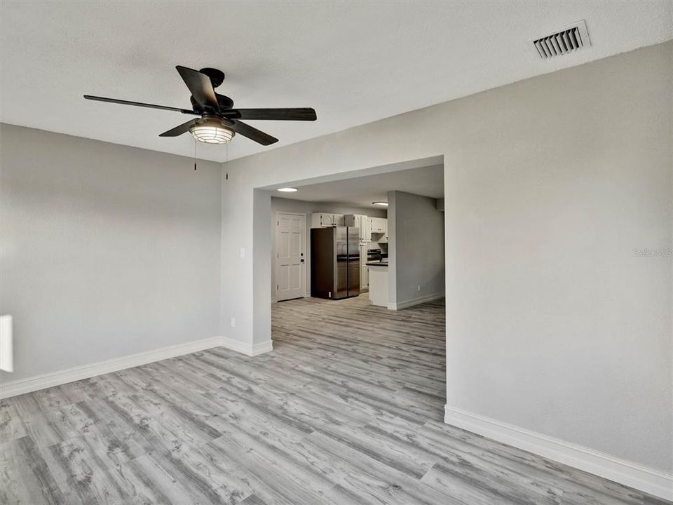 En Venta: $360,000 (3 camas, 2 baños, 1280 Pies cuadrados)