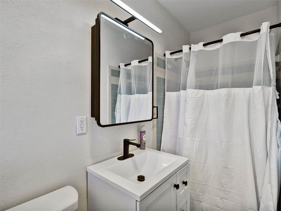 En Venta: $360,000 (3 camas, 2 baños, 1280 Pies cuadrados)