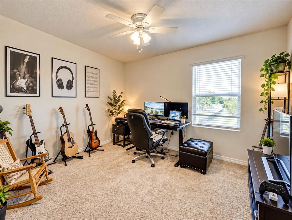 For Sale: $409,900 (4 beds, 2 baths, 2328 Square Feet)