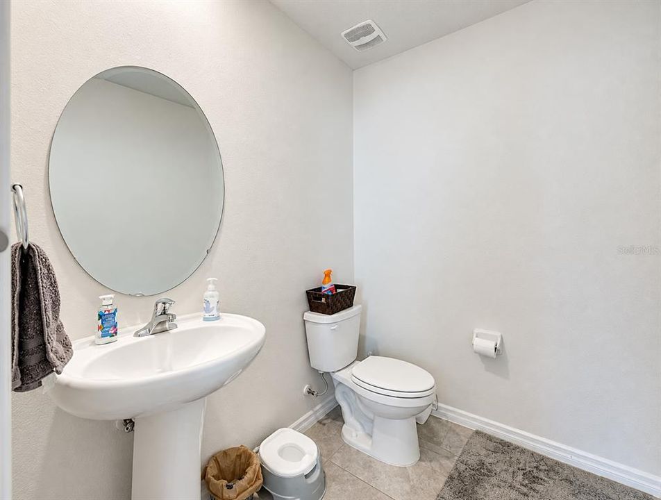 For Sale: $409,900 (4 beds, 2 baths, 2328 Square Feet)