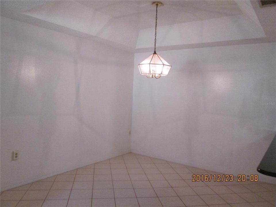 For Rent: $2,100 (3 beds, 2 baths, 1375 Square Feet)