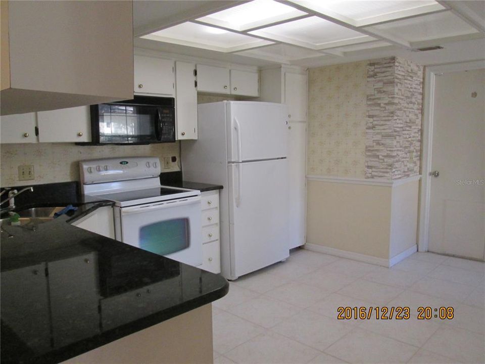 For Rent: $2,100 (3 beds, 2 baths, 1375 Square Feet)
