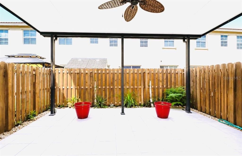 For Rent: $2,200 (1 beds, 1 baths, 1600 Square Feet)
