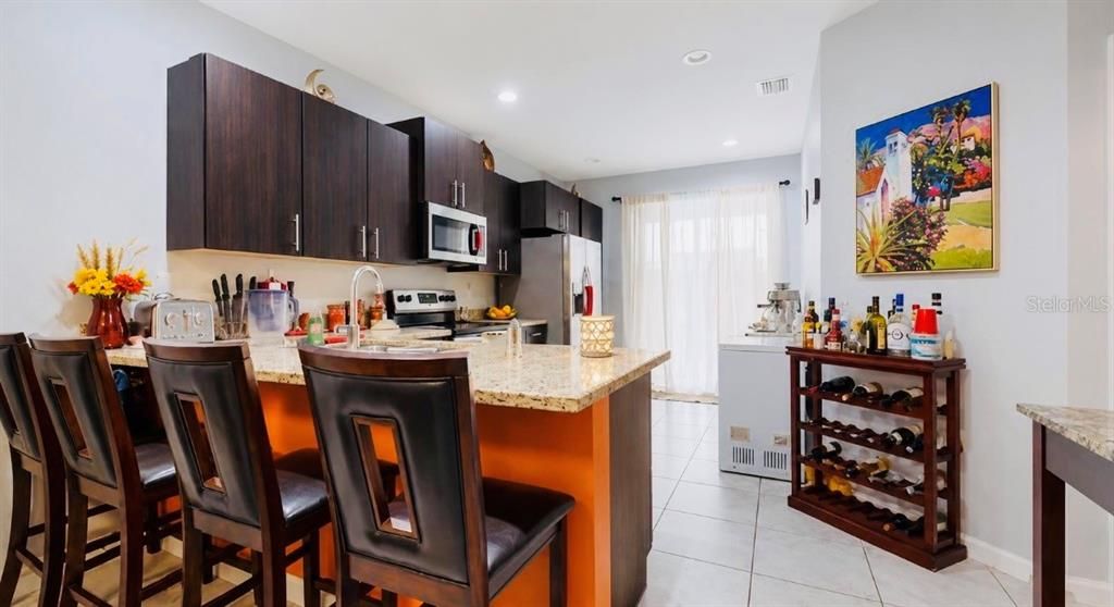 For Rent: $2,200 (1 beds, 1 baths, 1600 Square Feet)