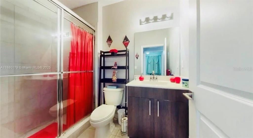 For Rent: $2,200 (1 beds, 1 baths, 1600 Square Feet)