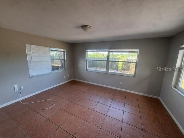 En Venta: $355,000 (3 camas, 2 baños, 1755 Pies cuadrados)