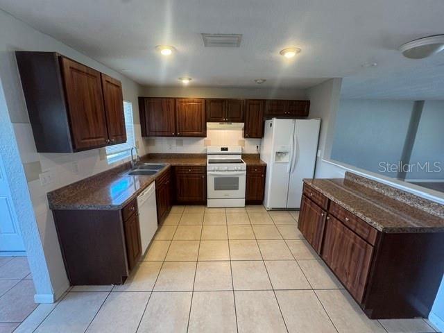 En Venta: $355,000 (3 camas, 2 baños, 1755 Pies cuadrados)
