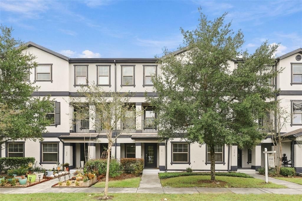 For Sale: $350,000 (3 beds, 3 baths, 2282 Square Feet)