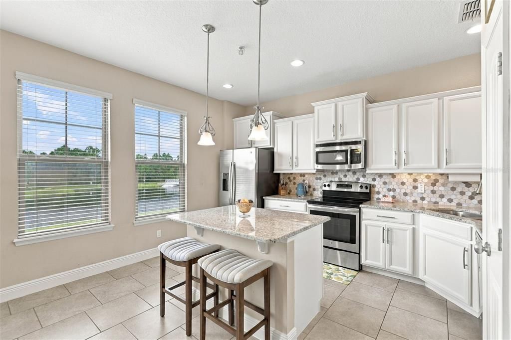 For Sale: $350,000 (3 beds, 3 baths, 2282 Square Feet)