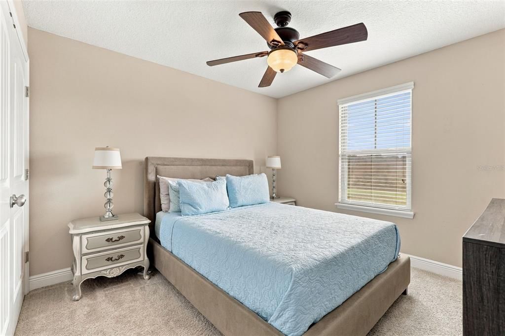 For Sale: $350,000 (3 beds, 3 baths, 2282 Square Feet)