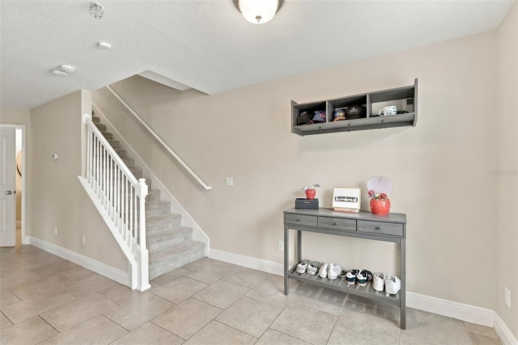 For Sale: $350,000 (3 beds, 3 baths, 2282 Square Feet)