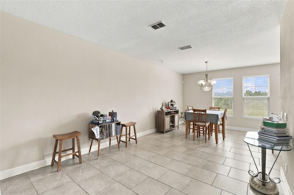 For Sale: $350,000 (3 beds, 3 baths, 2282 Square Feet)