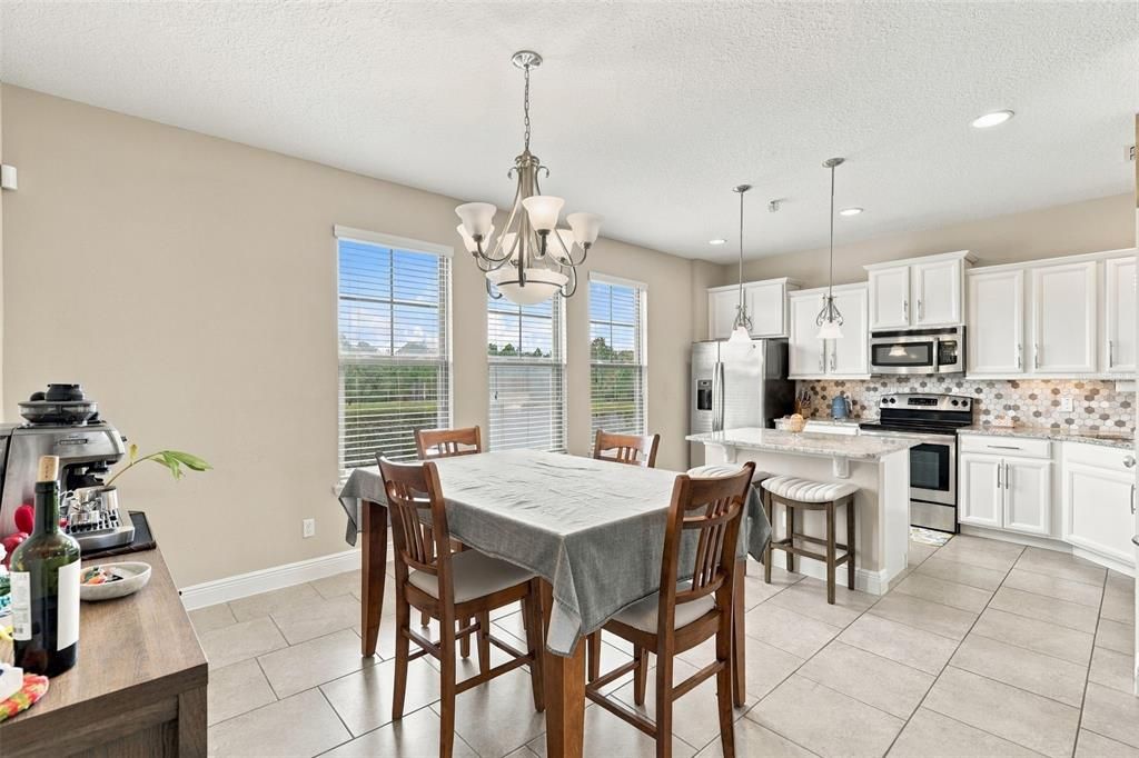 For Sale: $350,000 (3 beds, 3 baths, 2282 Square Feet)