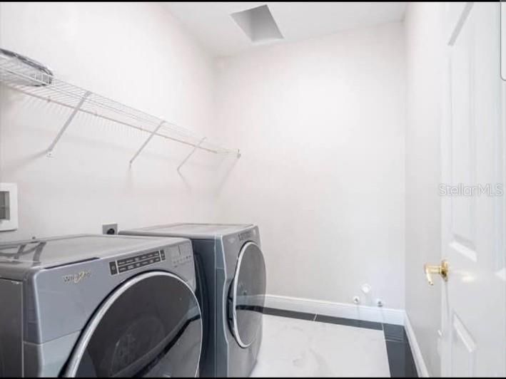 En Renta: $2,995 (4 camas, 3 baños, 3586 Pies cuadrados)
