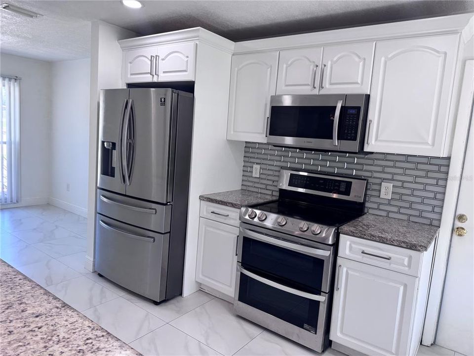 В аренду: $2,350 (2 спален, 2 ванн, 1110 Квадратных фут)