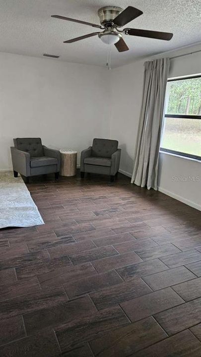 For Sale: $367,900 (3 beds, 2 baths, 1861 Square Feet)