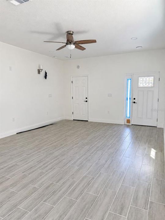 En Venta: $399,900 (3 camas, 2 baños, 1655 Pies cuadrados)