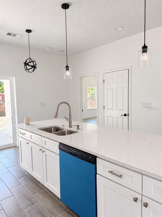 En Venta: $399,900 (3 camas, 2 baños, 1655 Pies cuadrados)
